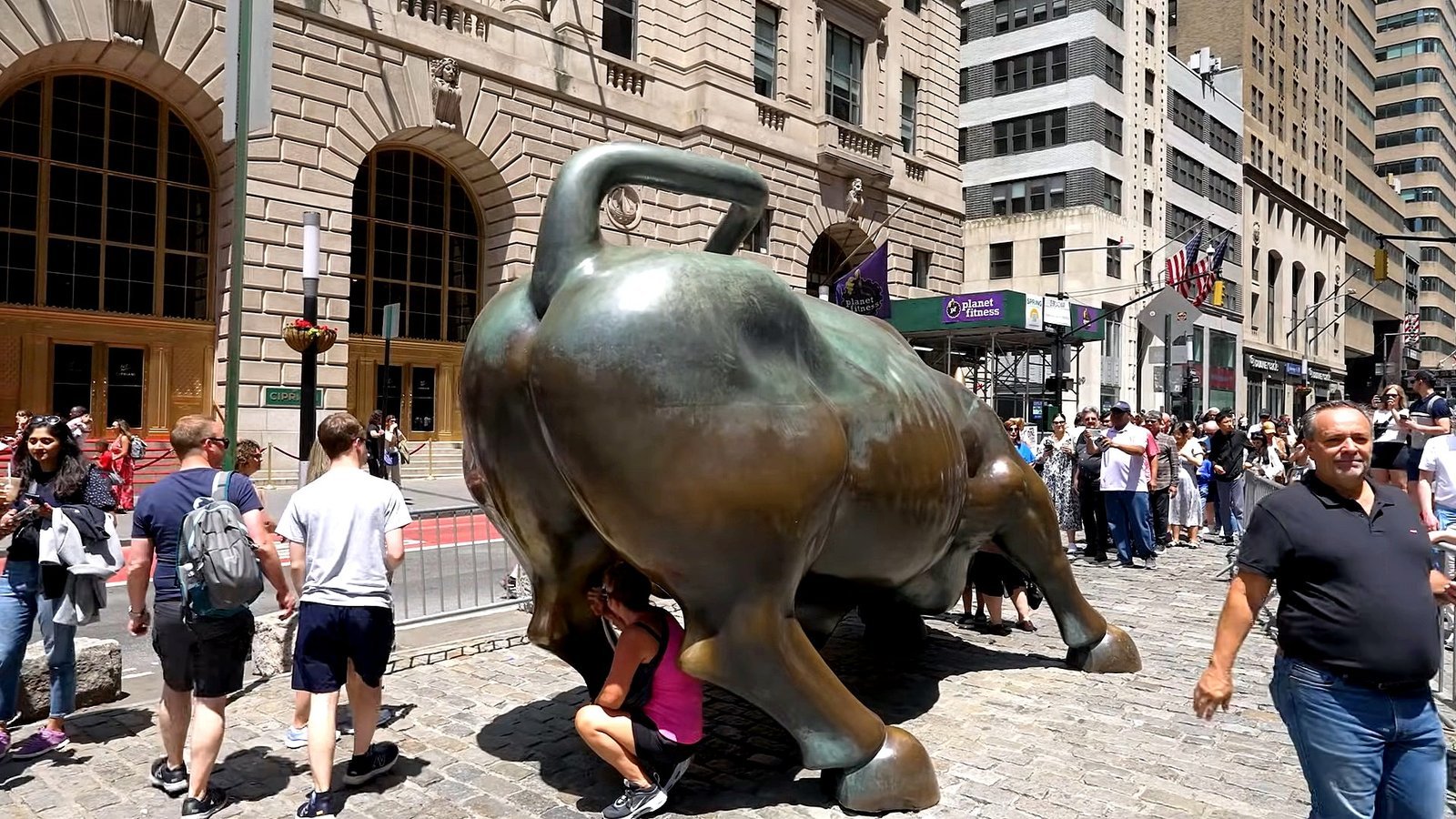 New York City Charging Bull (Financial District) (Image-1)